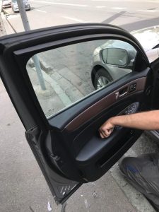 شیشه درب جلو جنسیس سدان